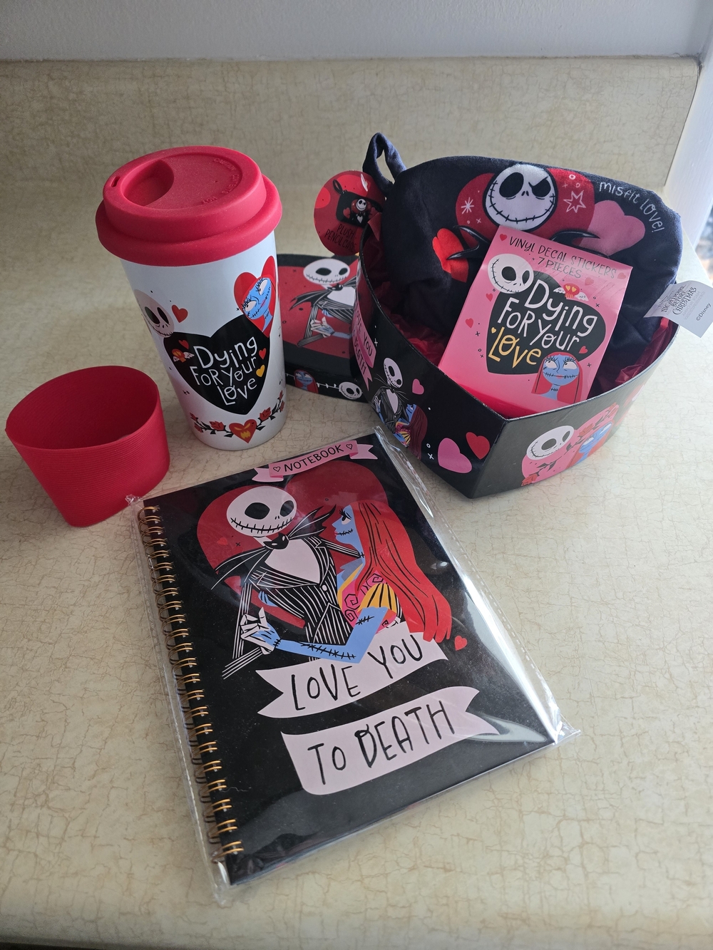 Nightmare Before Christmas Valentines Day 'Dying For Your Love' Gift Set